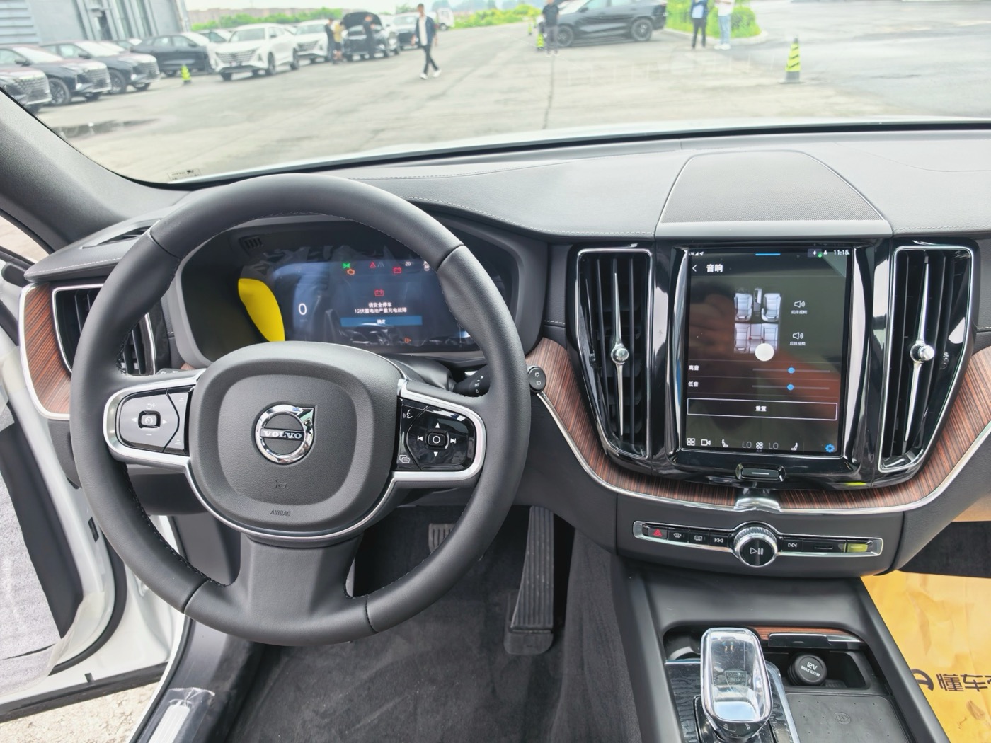 Volvo XC60 B5 AWD, фото 10